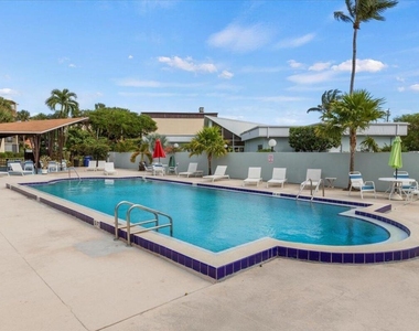300 Waterway Drive S - Photo Thumbnail 31