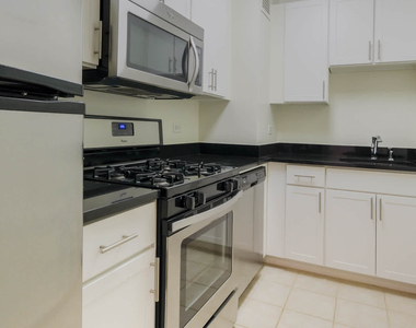 245 E. 40th St. - Photo Thumbnail 4