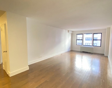 220 E 63rd St - Photo Thumbnail 2