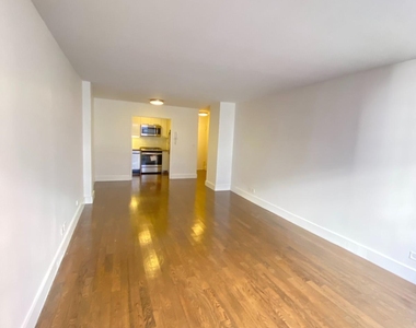 220 E 63rd St - Photo Thumbnail 4