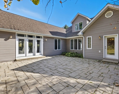 45 Evergreen Avenue - Photo Thumbnail 31