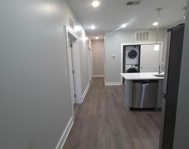 3925 Haverford Avenue - Photo Thumbnail 32