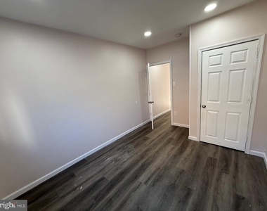 2537 E Auburn Street - Photo Thumbnail 12