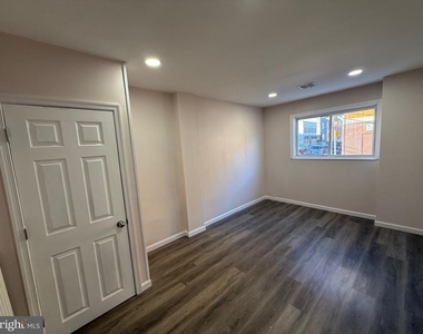 2537 E Auburn Street - Photo Thumbnail 13