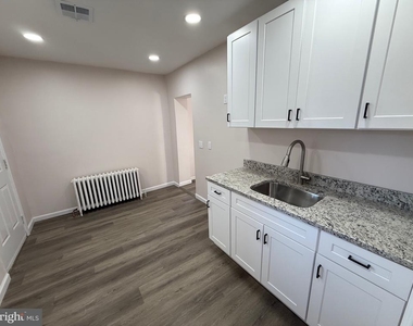 2537 E Auburn Street - Photo Thumbnail 7