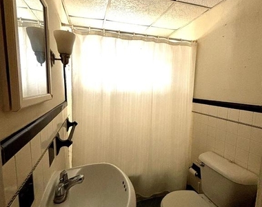 115 W Broadway - Photo Thumbnail 5