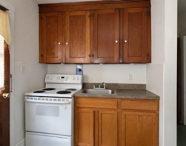 115 W Broadway - Photo Thumbnail 4