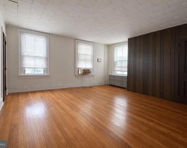 115 W Broadway - Photo Thumbnail 3