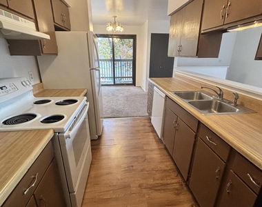 7640 Timbercreek Court - Photo Thumbnail 8