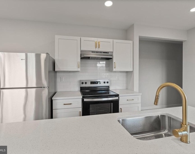 730 New Pittsburg Avenue - Photo Thumbnail 5