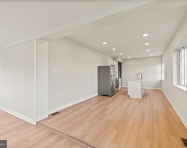 730 New Pittsburg Avenue - Photo Thumbnail 6