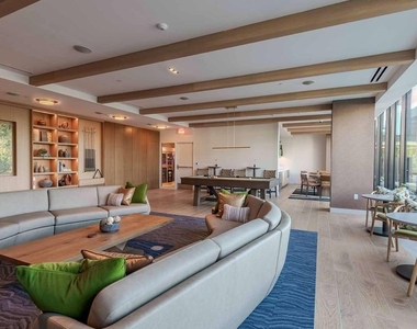 1020 Hammell Drive - Photo Thumbnail 12