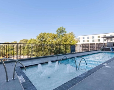 1020 Hammell Drive - Photo Thumbnail 11
