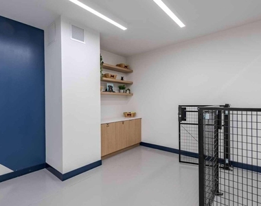 1020 Hammell Drive - Photo Thumbnail 8