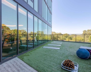 1020 Hammell Drive - Photo Thumbnail 18