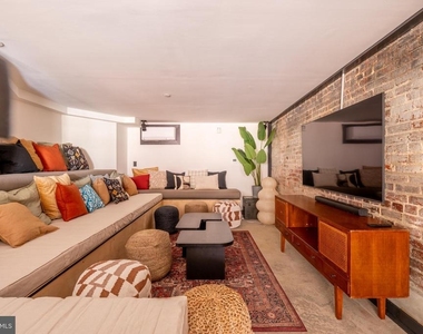 1480 Chapin Street Nw - Photo Thumbnail 6