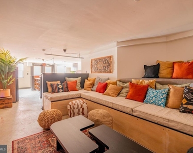 1480 Chapin Street Nw - Photo Thumbnail 7