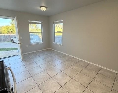 17808 Golden Valley Dr - Photo Thumbnail 5