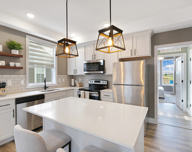 214 Great Loop East Drive - Photo Thumbnail 5
