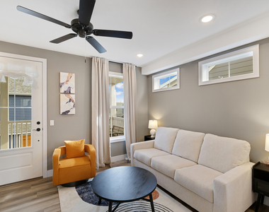 214 Great Loop East Drive - Photo Thumbnail 3