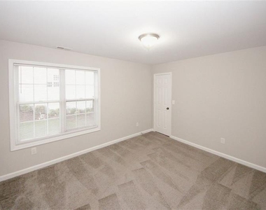 365 Hunt Creek Drive - Photo Thumbnail 4
