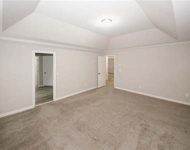 365 Hunt Creek Drive - Photo Thumbnail 9