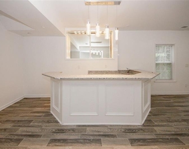 365 Hunt Creek Drive - Photo Thumbnail 10