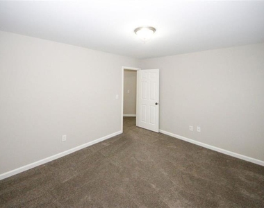 365 Hunt Creek Drive - Photo Thumbnail 3