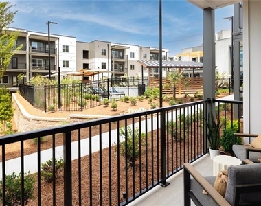 6000 Ava Avenue - Photo Thumbnail 11