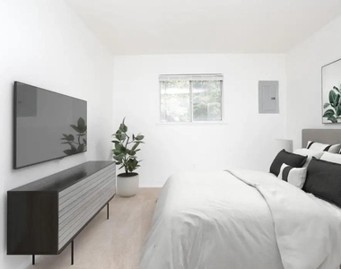 6110 Cricklewood Dr - Photo Thumbnail 11