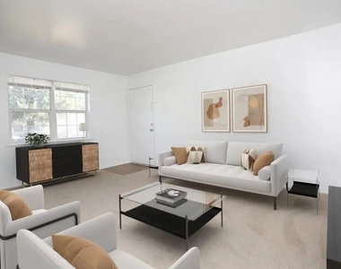 6110 Cricklewood Dr - Photo Thumbnail 3