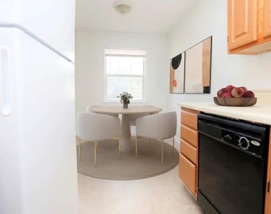 6110 Cricklewood Dr - Photo Thumbnail 4
