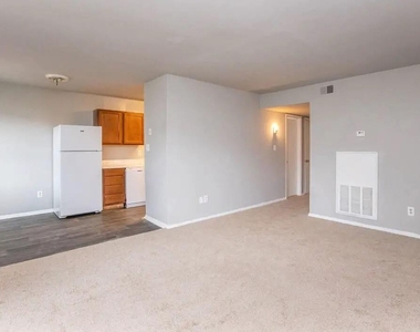 6110 Cricklewood Dr - Photo Thumbnail 1