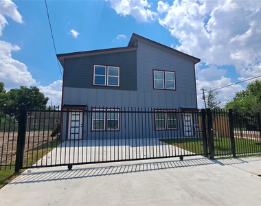 9806 Fillmore Street - Photo Thumbnail 1