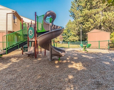 39501 Evans St - Photo Thumbnail 4