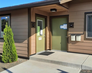 189 Nw Glenhart Ave - Photo Thumbnail 2