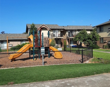 189 Nw Glenhart Ave - Photo Thumbnail 6