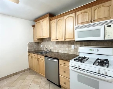 51 W Hudson - Photo Thumbnail 2