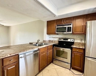 4790 S Cleveland Avenue - Photo Thumbnail 5