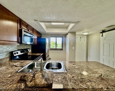 4790 S Cleveland Avenue - Photo Thumbnail 4