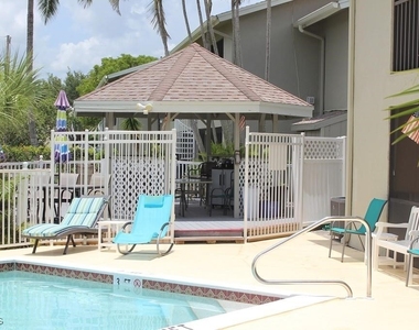 4708 Sw 8th Place - Photo Thumbnail 15