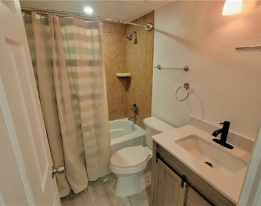 4708 Sw 8th Place - Photo Thumbnail 12