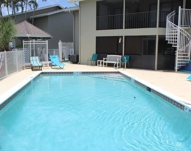 4708 Sw 8th Place - Photo Thumbnail 17