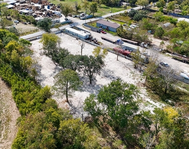 5033 S Acres Drive - Photo Thumbnail 2