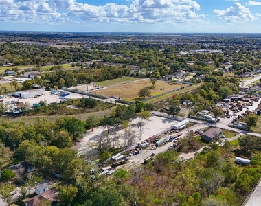 5033 S Acres Drive - Photo Thumbnail 18