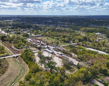 5033 S Acres Drive - Photo Thumbnail 14
