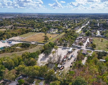 5033 S Acres Drive - Photo Thumbnail 17