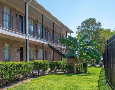 5900 N Braeswood Blvd - Photo Thumbnail 21