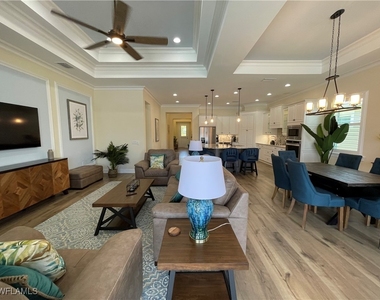 6282 Indies Avenue - Photo Thumbnail 7