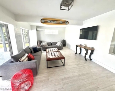 437 Trade Winds Avenue - Photo Thumbnail 4